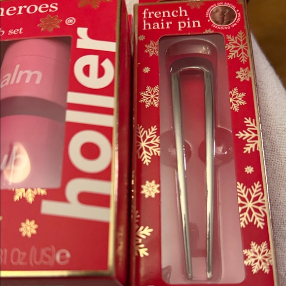 Holler Lip Balm and Hair Pin Set Gifting ❤️ - Picture 2 of 5
